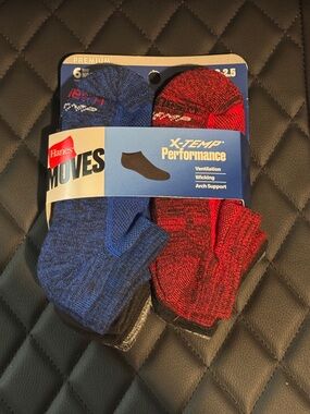 6 pairs Hanes Moves X-Temp Performance No-Show Boys Socks - Blue & Red